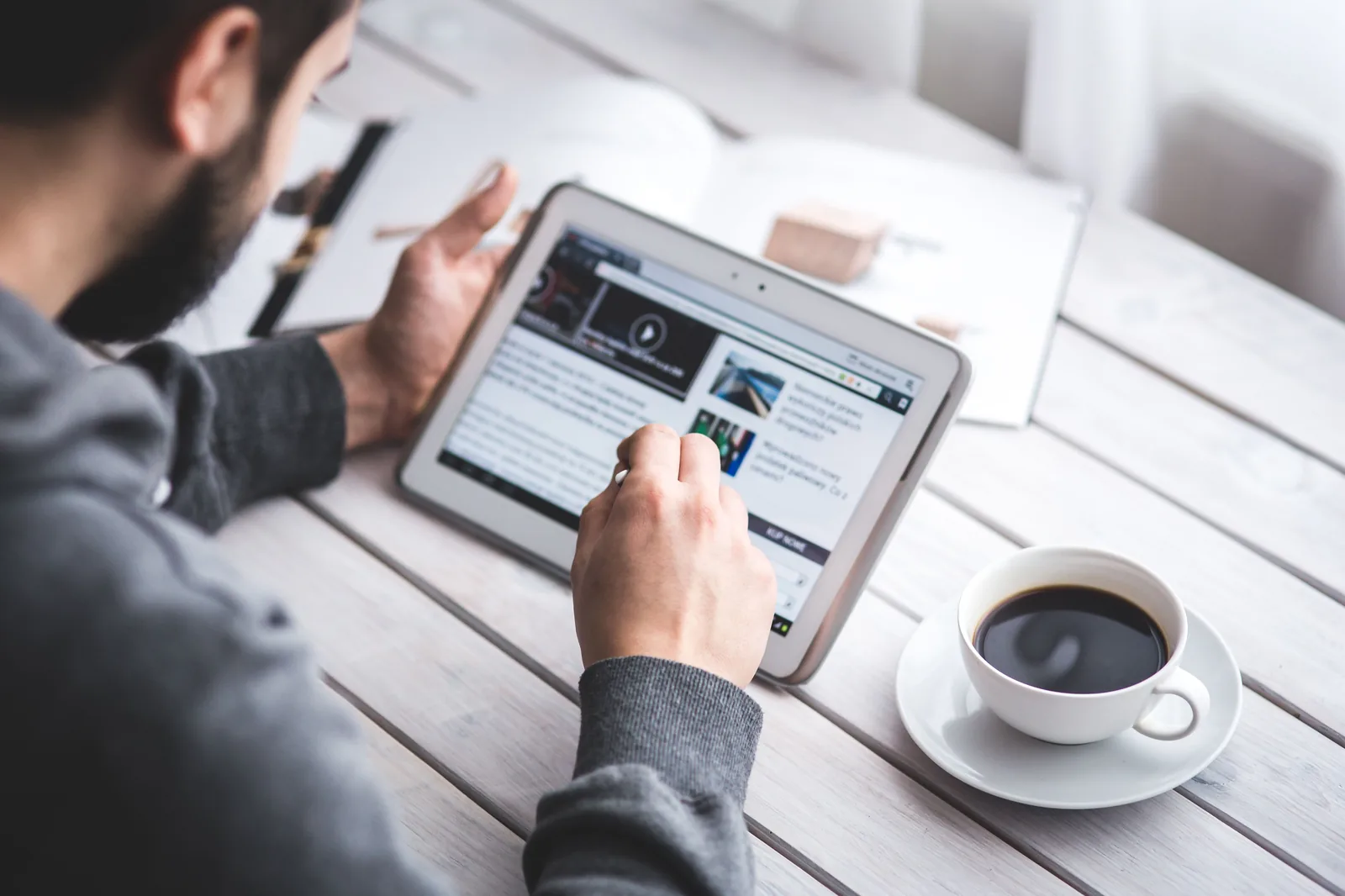 Editorial automation for digital media and magazines Â