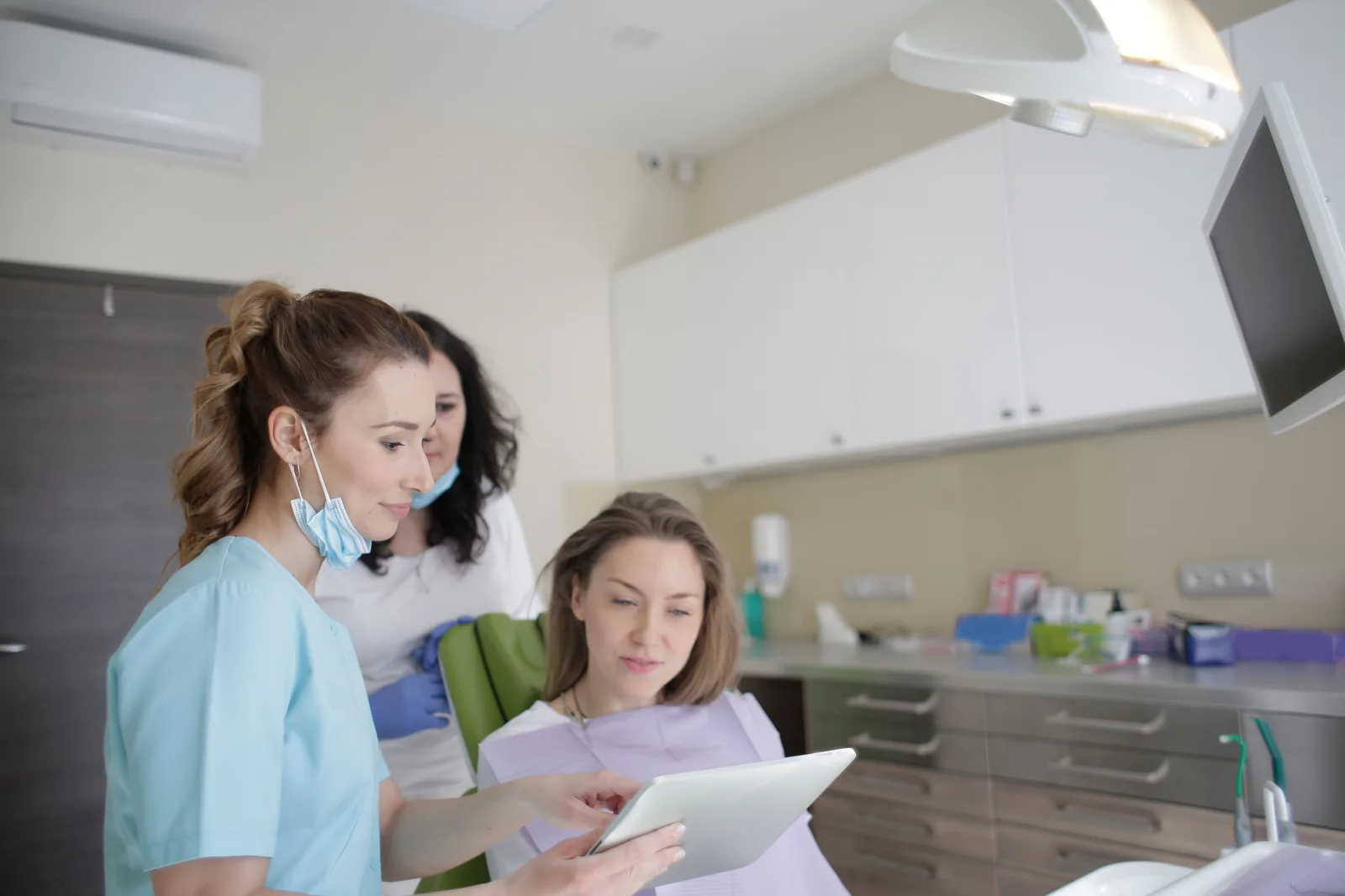 Dental software and automated scheduling for dental clinics